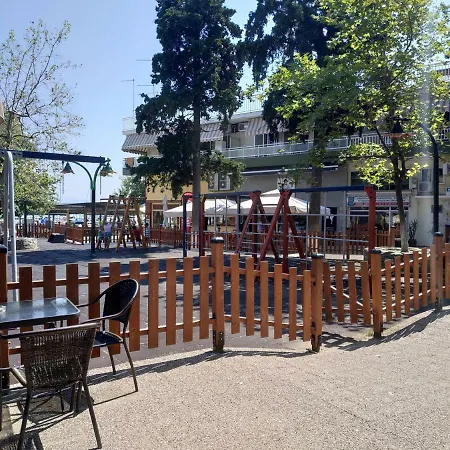 Apartman Nikol's Nea Iraklitsa
